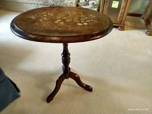 lot 38 image: Vintage Collapsible Side Table