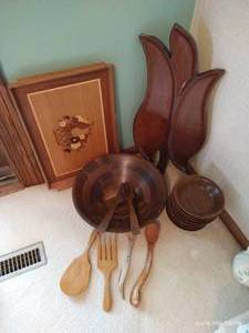 lot 43 image: Hand Carved Wood Food Platter, Salad Bowl, Etc
