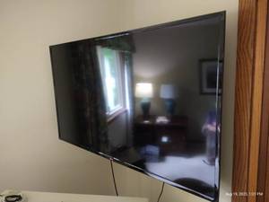 lot 97 image: 49 LG Smart TV