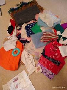 lot 132 image: Vintage Scarves Winter, Hair Ties, Head Scarves