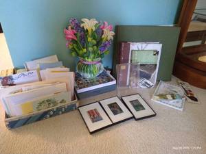 lot 177 image: Stationery, Photo Albums, Items for Grandma & Mother