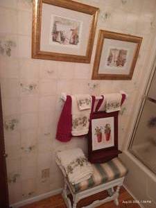 lot 184 image: Bathroom Towels, Pictures, Shelf w Hook & Bench w Storage