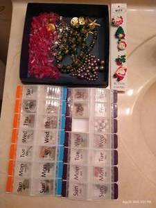 lot 186 image: Costume Jewelry- Many Earrings