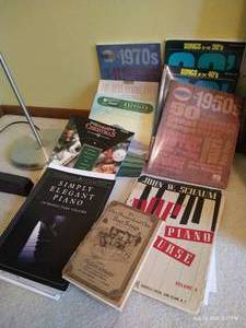 lot 190 image: Easy Beginner Level Piano Book Lot