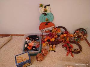 lot 211 image: Large Halloween & Fall Florals Decor Lot