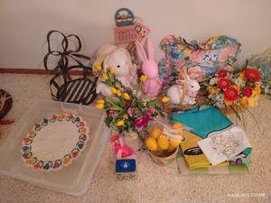 lot 212 image: Large Easter Spring Decor & Florals Lot