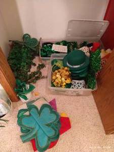 lot 213 image: St Patricks Day & Valentines Lot