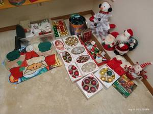 lot 215 image: Christmas Ornaments, Santas, Table Decor, Etc