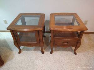 lot 258 image: (2) Oak Side Tables With Glass-Top and Sides