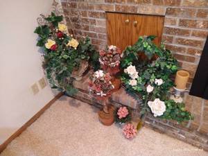 lot 259 image: Silk Rose & Greenery Floral Arrangements