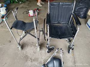 lot 289 image: Wheel Chair w Foot Supports & Rolling Walker