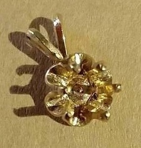 lot 321 image: Small 14k Gold Pendant