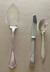 lot 325 image: Small Silver Lot - Sterling & 830