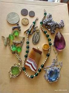 lot 334 image: Vintage Treasure Hunt Lot
