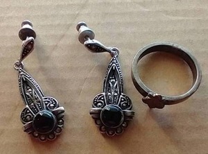 lot 342 image: Vintage Sterling Silver Ring & Earrings