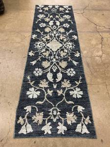 lot 8 image: Everest Runner Rug 76 cm x 244 cm Floral Pattern