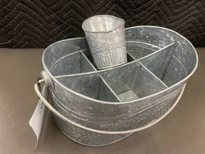 lot 38 image: Galvanized Metal Party Caddy Organizer with Handle