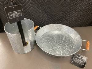 lot 40 image: Galvanized Paper Towel Holder and Serving Tray Set