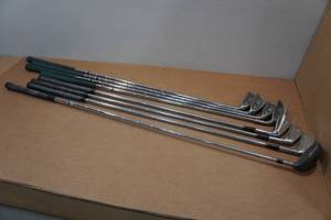 lot 170 image: Assorted Golf Clubs