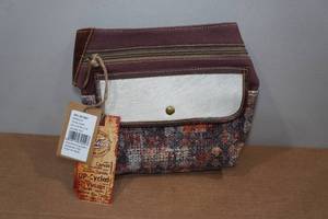 lot 222 image: Sixtease Redwood Canvas Fanny Pack