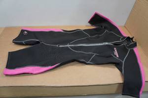 lot 231 image: Cressi Lido Womens 2mm Wetsuit - XL5, Pink
