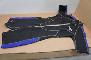 lot 232 image: Cressi Lido Womens 2mm Wetsuit - L4, Purple