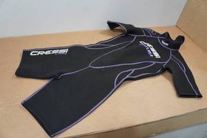 lot 233 image: Cressi Tortuga 2.5mm Womens Wetsuit - XS1