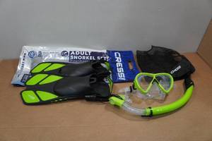 lot 235 image: Cressi BluLove Adult Snorkel Set - Fin Size SM