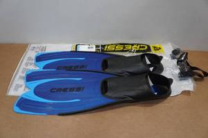 lot 243 image: Cressi Agua Snorkel Fins - 5.5-6.5, 38-49