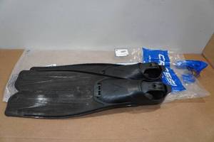 lot 244 image: Cressi Rondinella Snorkel Fins - 7-8, 41-42