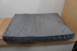 lot 20 image: Tail Stories Waterproof Pet Bed - 36x27