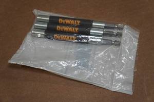 lot 47 image: 3 DeWalt Magnetic Bit Tip Holders DW2055