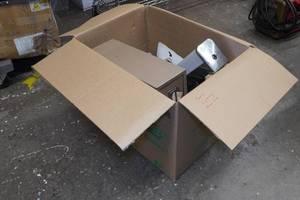 lot 69 image: Assorted Tools, Lighting and Phone Parts
