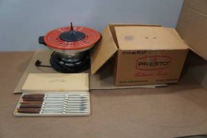 lot 83 image: Presto Fondue Set