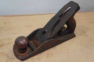 lot 100 image: Vintage Wood Plane