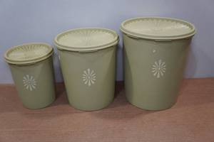 lot 127 image: 3 Vintage Tupperware Canisters
