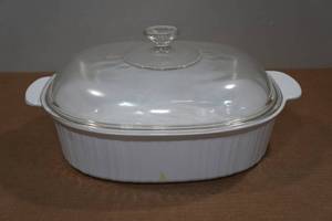 lot 128 image: Corning Ware 4L Casserole Dish