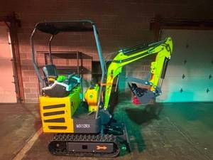lot 17 image: AGT MX12RX Mini Excavator