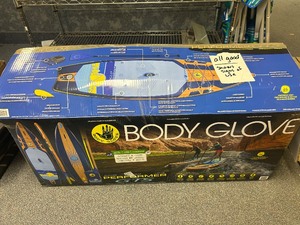 lot 17 image: Body Glove Peformer 11 Inflatable Paddle Board Package - MSRP $350