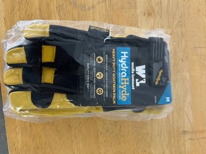 lot 33 image: 3 Pair - Wells Lamont Heavy Duty Gloves
