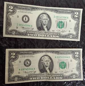 lot 44 image: 2  Crisp 1976 Two Dollar Bills