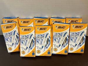 lot 17 image: Bic Clic Stic Pens
