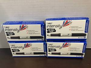 lot 115 image: Black Fine Tip Dry Erase Markers