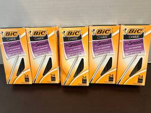 lot 9 image: Bic Black Cristal Pens