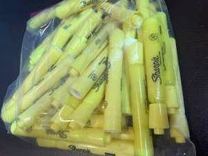 lot 124 image: Bulk Yellow Sharpie Highlighters