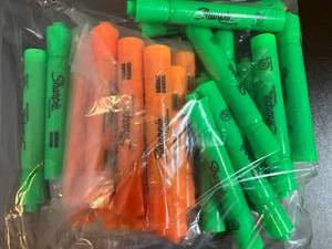 lot 126 image: Sharpie Orange and Green Highlighters