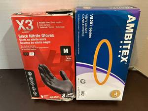 lot 72 image: Medium Nitrile and Vinyl Gloves