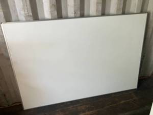 lot 1 image: 4 x 6 Whiteboard