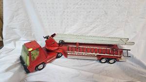 lot 1 image: Nylint Hook & Ladder Pressed Steel,1960s-70s