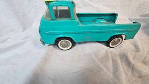 lot 3 image: 1960s Nylint Ford Econoline Truck, Pressed Steel
